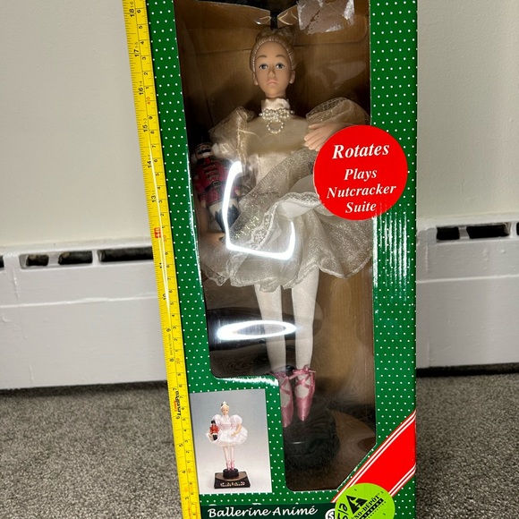 Vintage 1998 Holiday Creations Nutcracker Suite 18” Rotating Musical Ballerina - Picture 4 of 6